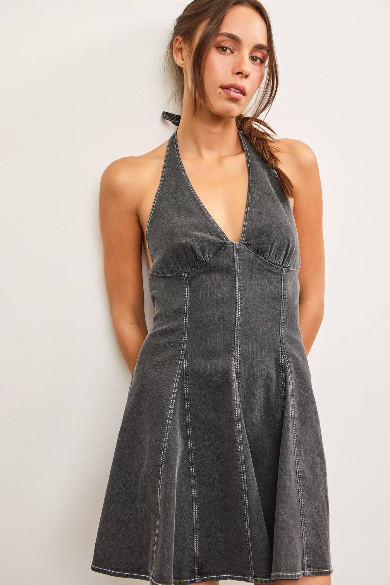 OPEN PLEATS HALTER NECK DENIM DRESS