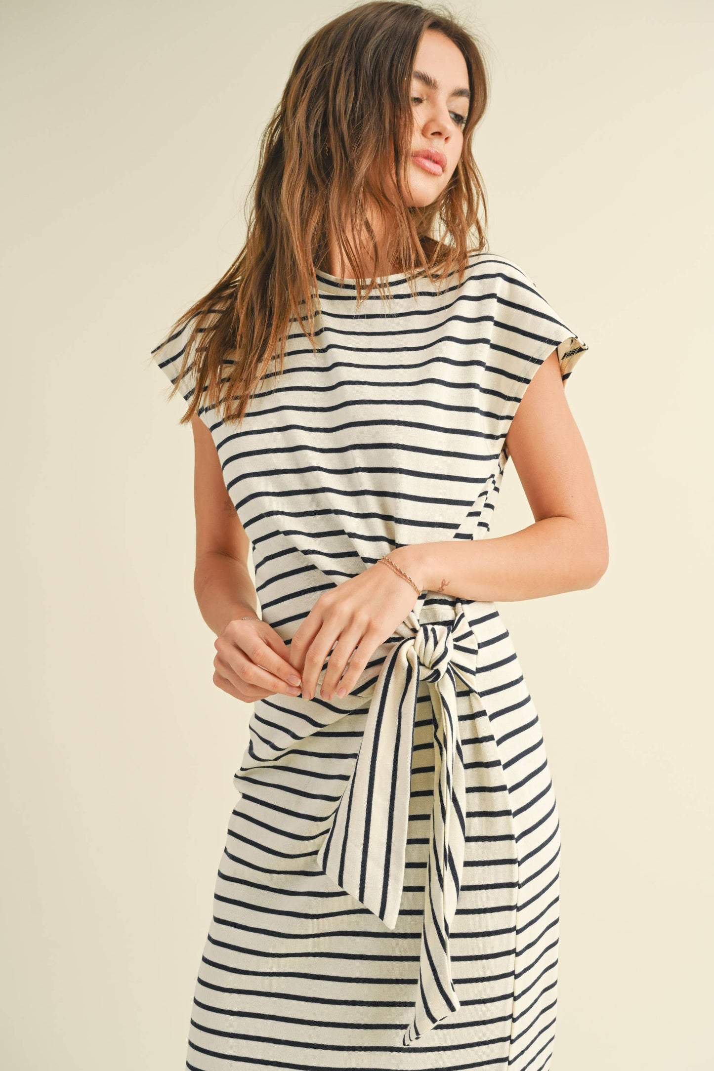 D3620   STRIPE PATTERN KNOT DETAIL DRESS