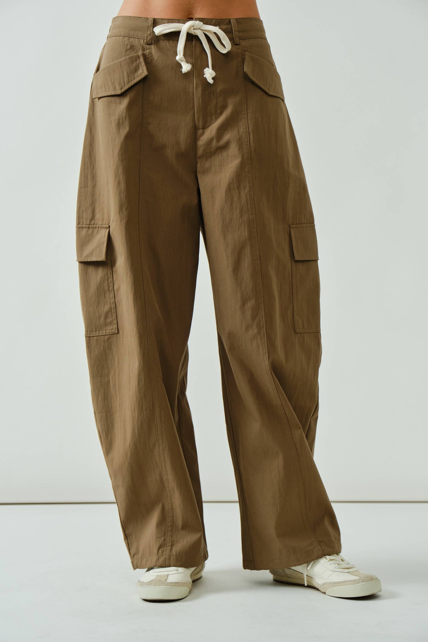 CARGO SEMI BARREL PANTS