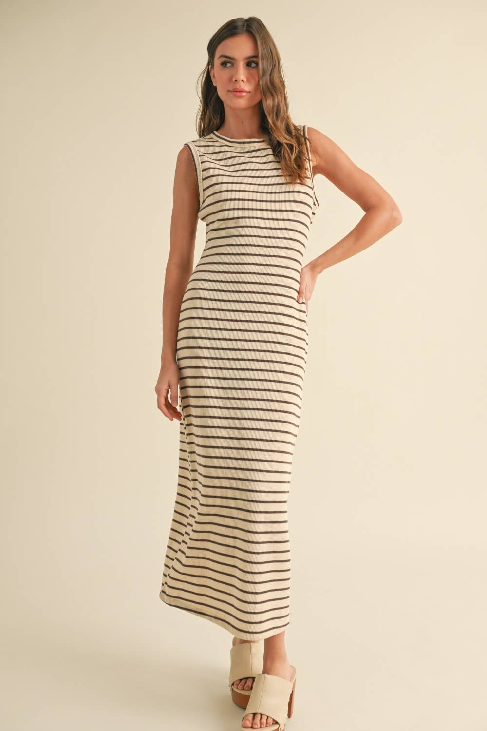 D4253   STRIPED PATTERN KNITTED DRESS