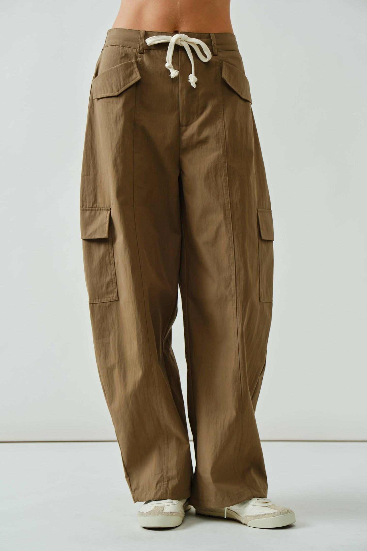 CARGO SEMI BARREL PANTS
