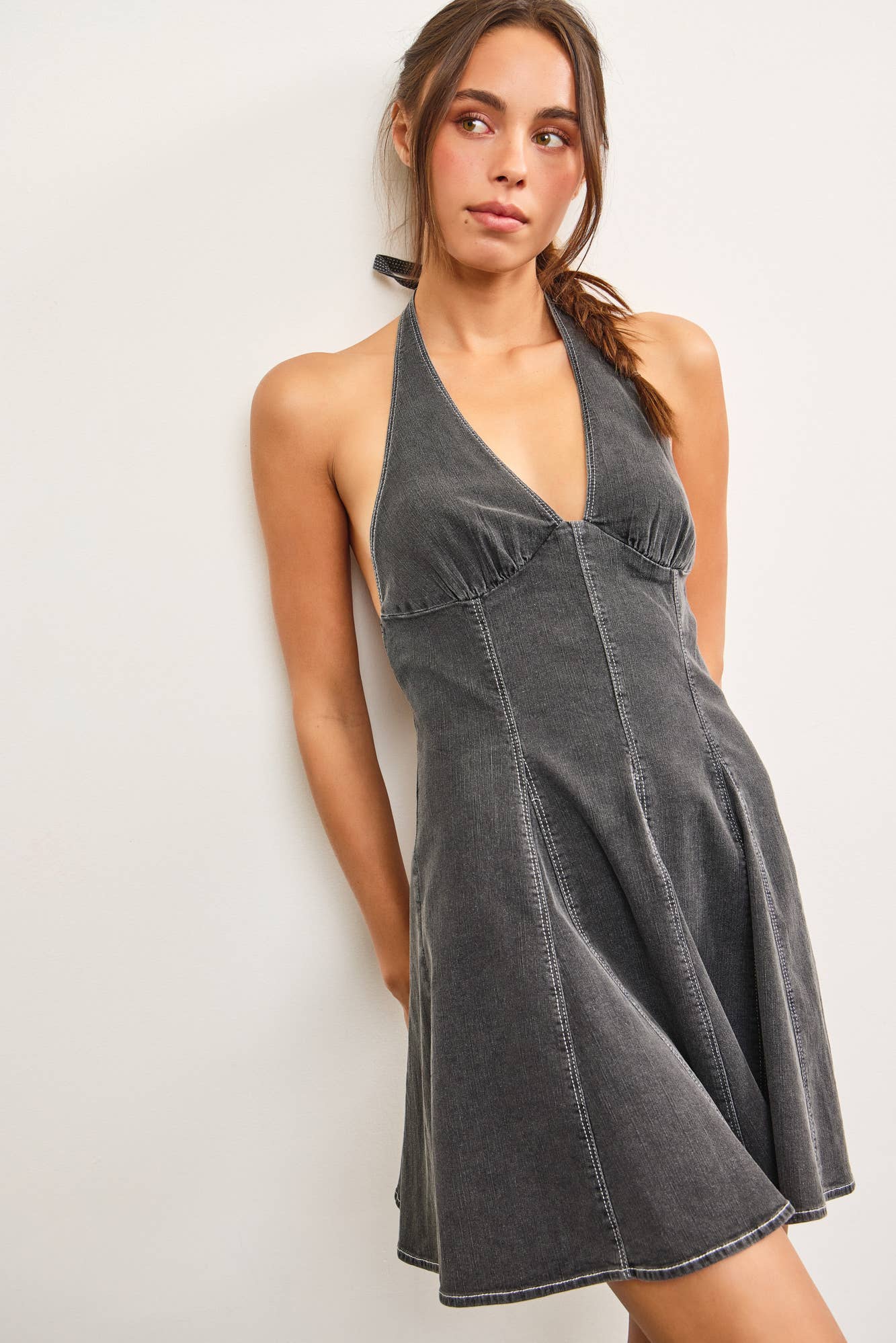 OPEN PLEATS HALTER NECK DENIM DRESS