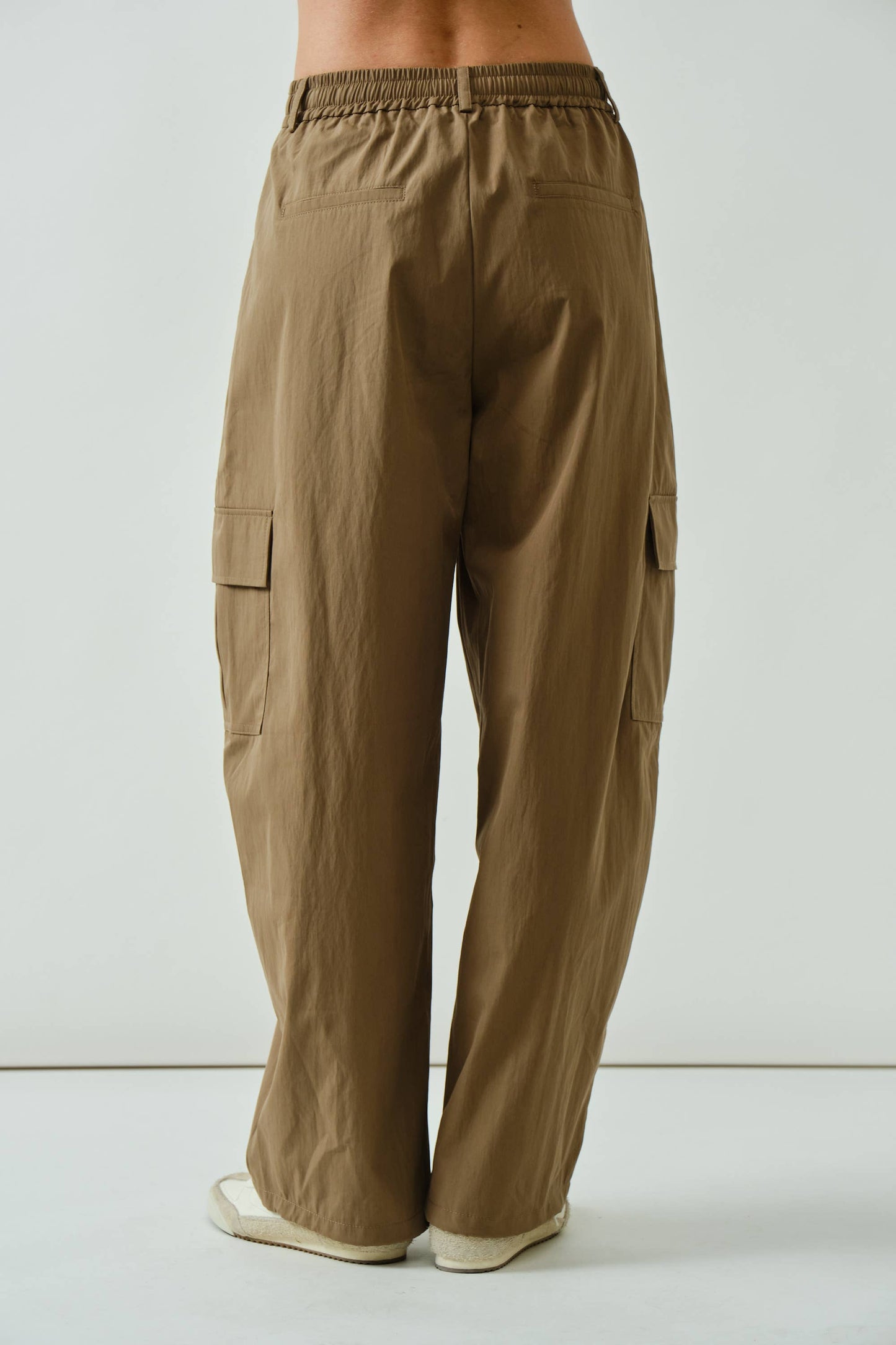 CARGO SEMI BARREL PANTS