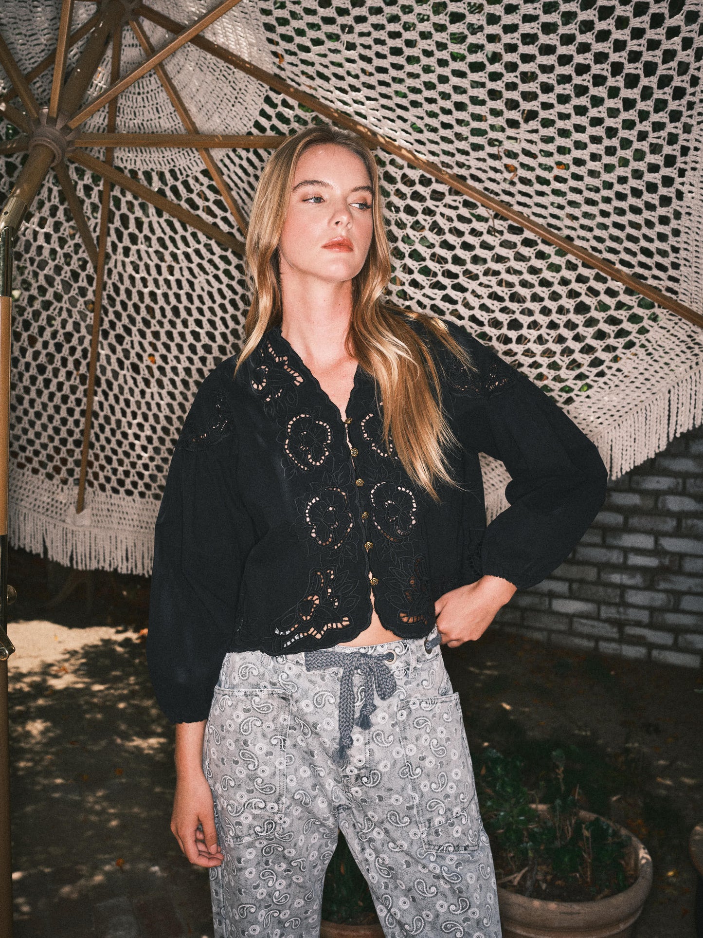 DENIM EMBROIDERY VOLUME SLEEVE BLOUSE TOP