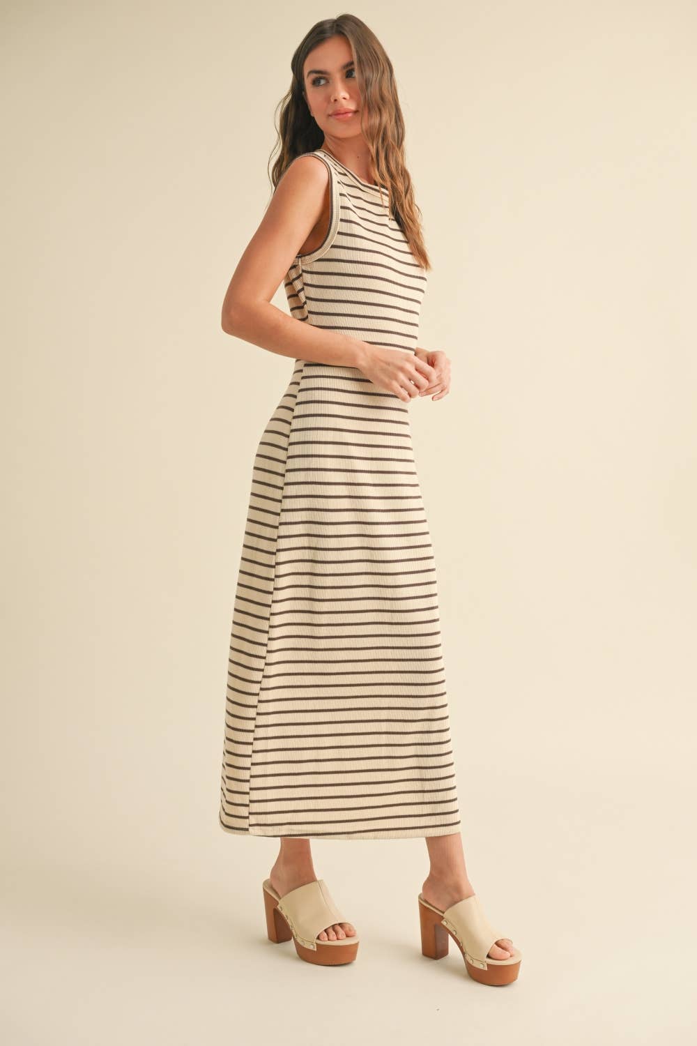 D4253   STRIPED PATTERN KNITTED DRESS