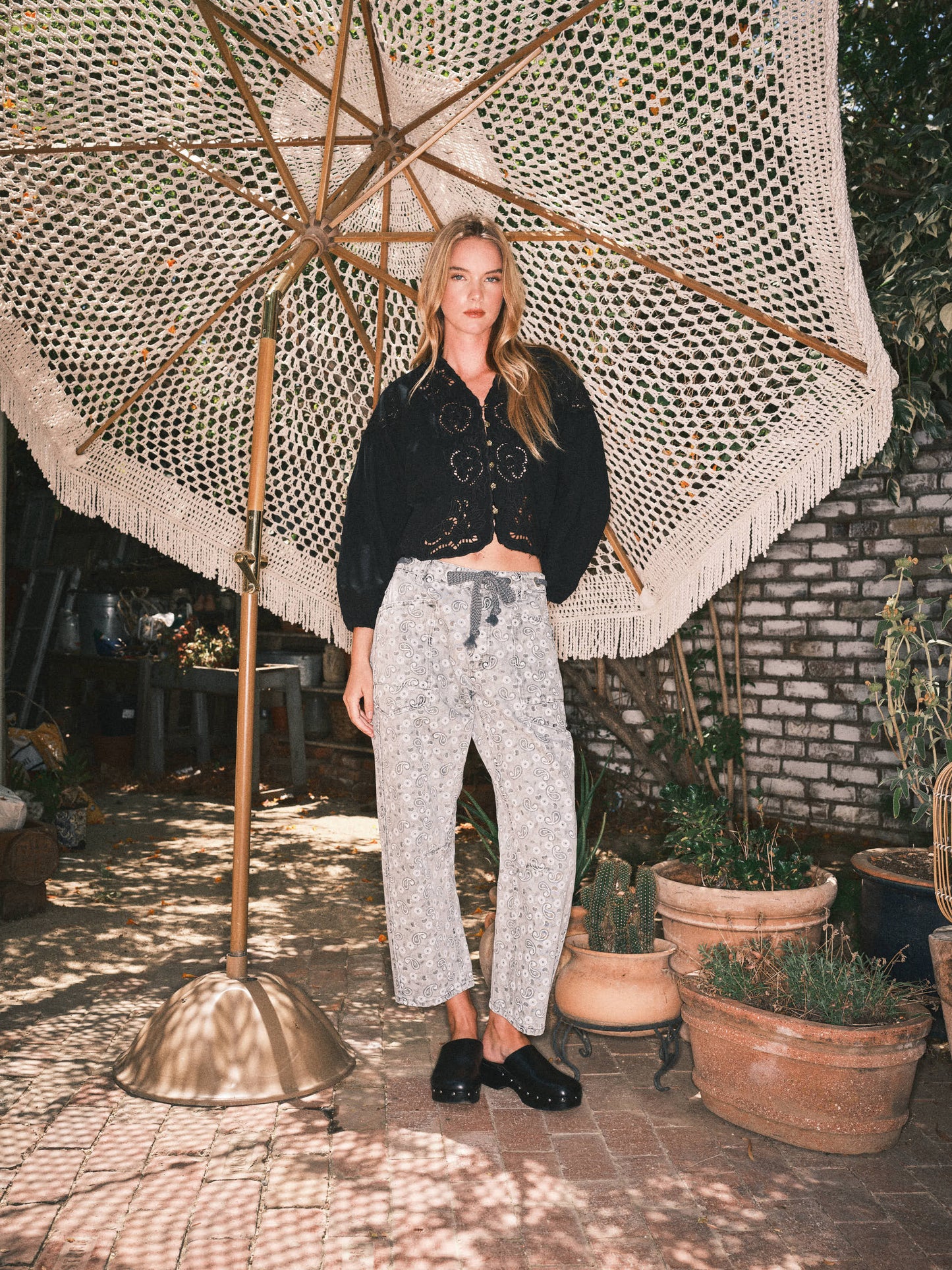 DENIM EMBROIDERY VOLUME SLEEVE BLOUSE TOP