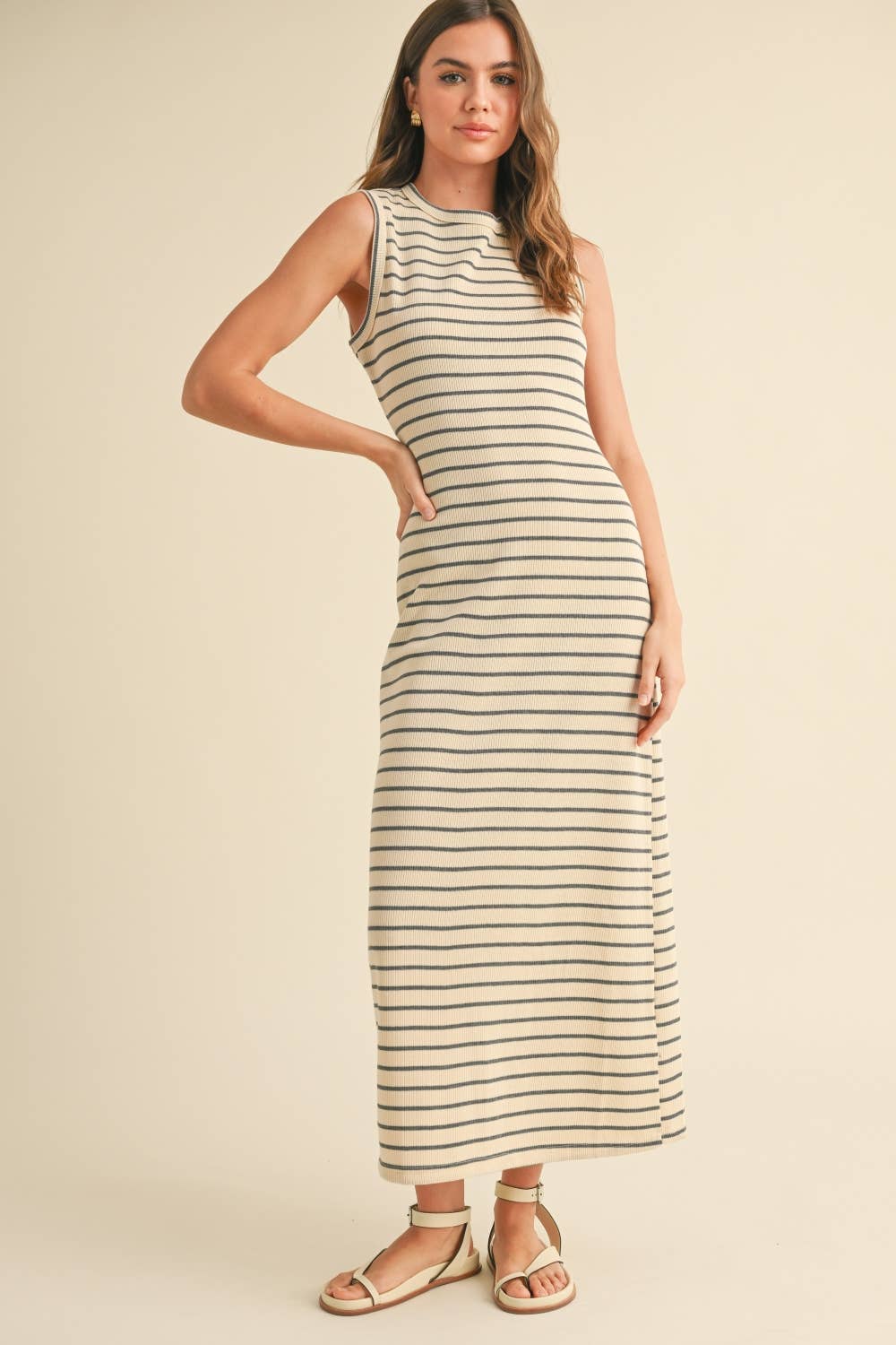 D4253   STRIPED PATTERN KNITTED DRESS