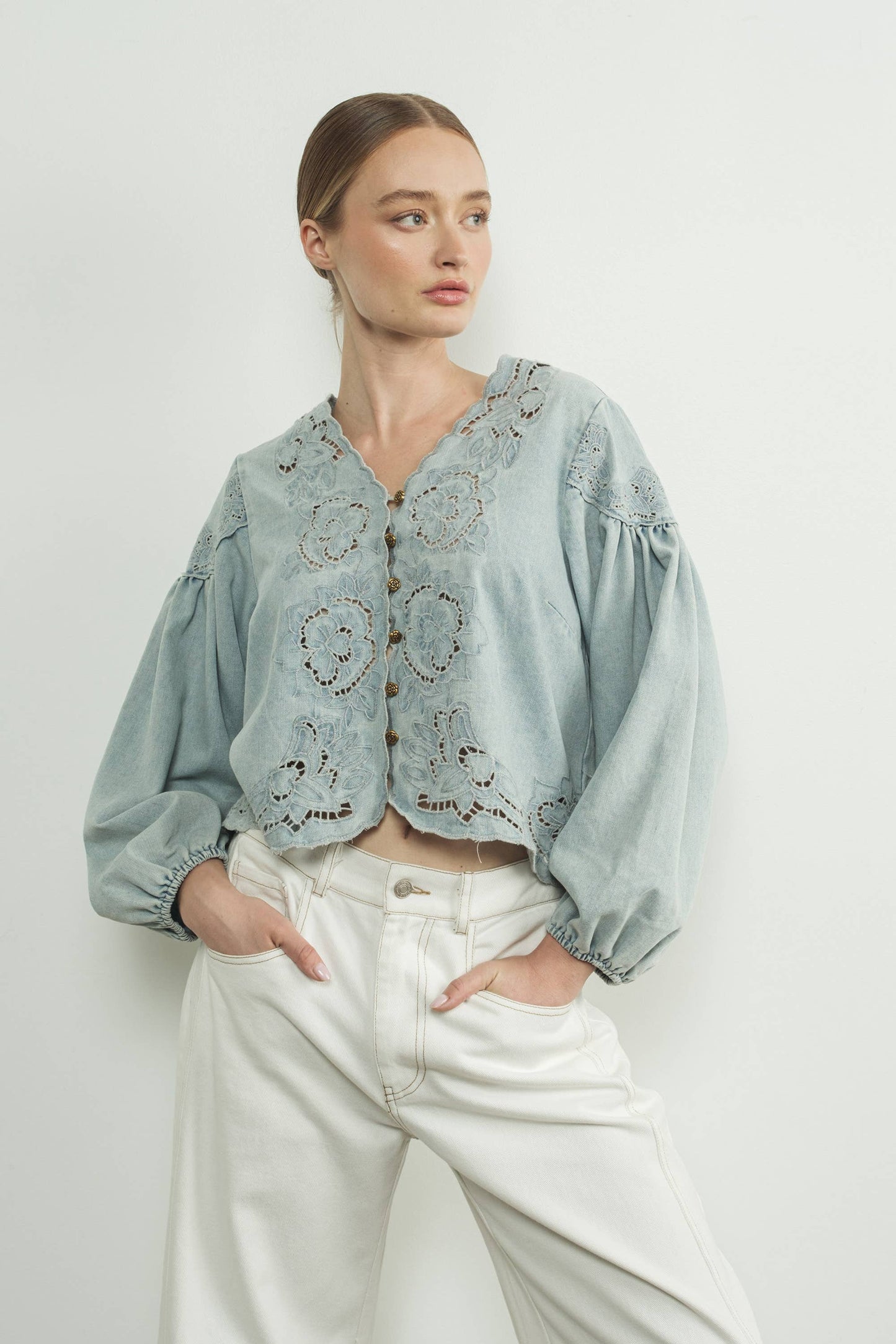 DENIM EMBROIDERY VOLUME SLEEVE BLOUSE TOP